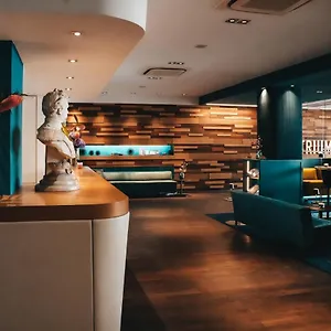 Boutique Atrium Отель